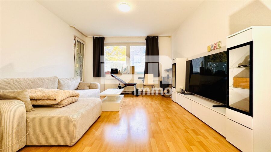 Kompakte Zweizimmerwohnung mit Balkon, Keller ruhig gelegen im Göttinger Zentrum - Wohn / Esszimmer